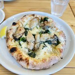 Pizzeria Pino Isola VESTA - 牡蠣のピッツァ