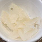Gasuto - お漬物はあまり塩っぱくなく、ご飯のお供にピッタリd(^o^)b 