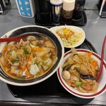 山ちゃんらーめん - 中華丼セット（麺は肉そば）。