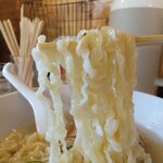 喜多方 満喜 - 麺がスープに絡む