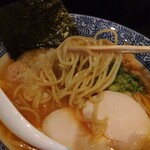 Menya Takeichi - 濃厚鶏骨醤油らーめん(税込880円)の麺