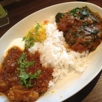 カレーライス ディラン - ハーフ＆ハーフ(チキンとゆで玉子、ラムとほうれん草)