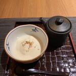 Fumotoya - 天丼と冷たい蕎麦のセットを注文。まずは、おぼろ豆腐から