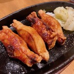 麺酒 一照庵 - 鉄板鶏皮餃子