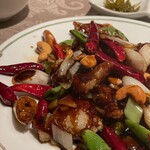 中国飯店 - 赤い部分は食べられません。