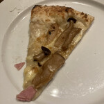 ナポリの食卓 - キノコのピザ