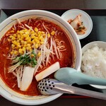 らーめんランド - 地獄ラーメン  半ライス   @970円