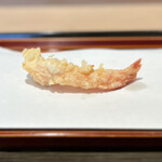 てんぷら 近藤 - ☆車海老の２つ目。多少レア感が違って美味い！