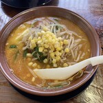 Chinrai - みそバターコーンラーメン 830円