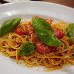 鎗屋町 134 - トマトソースとフレッシュバジリコのスパゲッティー