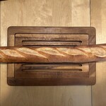 ブランジェ浅野屋 - バゲット(350円)は、結構大きい！