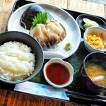 光る海 - 活ホッキ刺定食