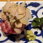 肉割烹 岡田前 - 牛タンの刺身，トリュフ