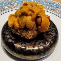 肉割烹 岡田前 - メンチカツ，ウニ