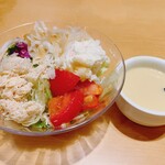 Suteki Miya - サラダバーとスープバーのコーンスープ