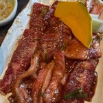 焼肉 平和園 - カルビのお肉です♪