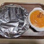 ブランチ - チーズナン、バターチキンカレー画像①(税込￥890＋￥280)