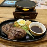 214959802 - 熟成ハラミステーキランチ　1,400円　スープ、サラダ、ご飯、ドリンクバー付き