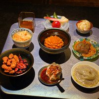 仁修樓 - 加茂茄子、ボウボウ鳥、猪の小籠包、ピーカンナッツ、くらげ、海老の唐揚げ