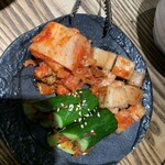 焼肉ハウス大将軍 - キムチ盛り合わせ