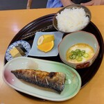 お食事処 飛彈 - 鯖塩焼き定食　1,000円（税込）　※まさかの！4軒目で、pちゃんが注文