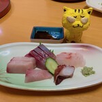 お食事処 飛彈 - お造り3～4種　※実際は、5種類でした