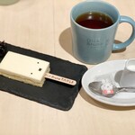 ディック・ブルーナ テーブル - 紅茶の砂糖もミッフィーちゃん♡