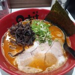 麺屋 のすけ - 赤800円税込を辛さ2辛の細麺で硬め、他はフツー