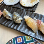 貝 刺身専門店 しらはら - 地魚握り5貫