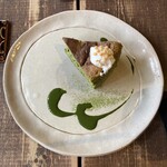 カフェ 火裏蓮花 - しっとり、とろ〜りお抹茶ミルクケーキ