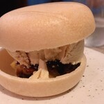 ラ ランテルナ ディ ジェノバ - フォアグラのジェラートとマンゴーのモナカ