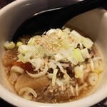 遊園肉流通センター - 牛すじ煮込み小439円