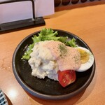 酒と肴 SUIGEI - いぶりがっこ明太子のポテトサラダ 580円