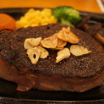 ステーキハウス バロン - 2013.09 200gステーキ！スゴイボリュームですが肉が軟らかくてすいすい食べられます。