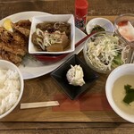 うみねこ食堂 - 料理写真:牛すじ&唐揚げ