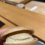 鮨 一誠 - ラストは自家製ほうじ茶アイス最中