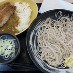 ゆで太郎 - ミニカツカレーセット（冷） ＋無料の天かす