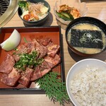 Kyou Chikuen - ロース中トロ定食