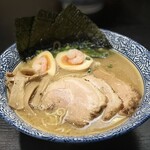 鶏パイタン らーめん武蔵 - 濃厚海老そば醤油（得）1050円