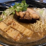 ボニート・ボニート - あらびき醤油ラーメン中