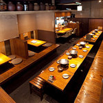 Kushiyaki Bisutoro Fukumimi - 掘りごたつから宴会向けのテーブル席などバラエティー豊かな店内