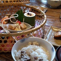 韻松亭 - 花籠②