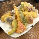 Yamaboushi - 天ざる 2,400円　海老二本と季節の野菜八点盛