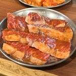 路地裏焼肉 マックスザホルモン - 