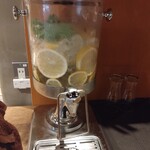 しゃぶしゃぶ れたす - セルフサービスのお水