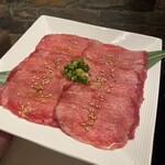 老舗精肉店直送 千種焼肉 飛騨牛の奴隷 - 