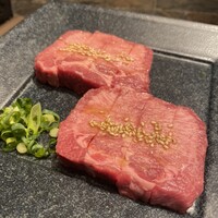 老舗精肉店直送 千種焼肉 飛騨牛の奴隷 千種店 - 