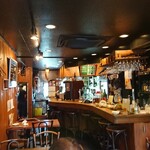 八景バル ワインと日本酒 - 店内全景