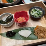 ryugon - 山菜きんぴら、鮭の麹漬け、岩のり佃煮、干し大根胡麻酢和え、お漬物、お浸し