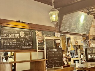 h Kominka Kafe Baru Saburo- - 店内